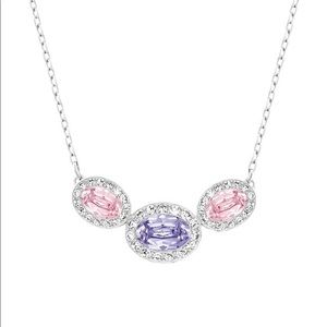 SWAROVSKI 3 STONE NECKLACE